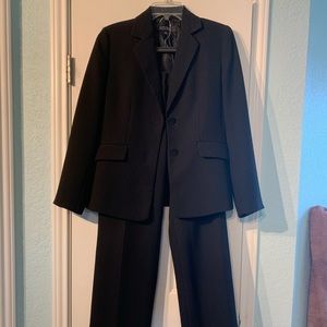 Kasper trouser suit